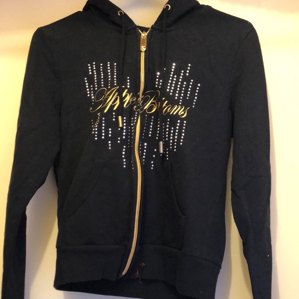 Apple bottoms hoodie.